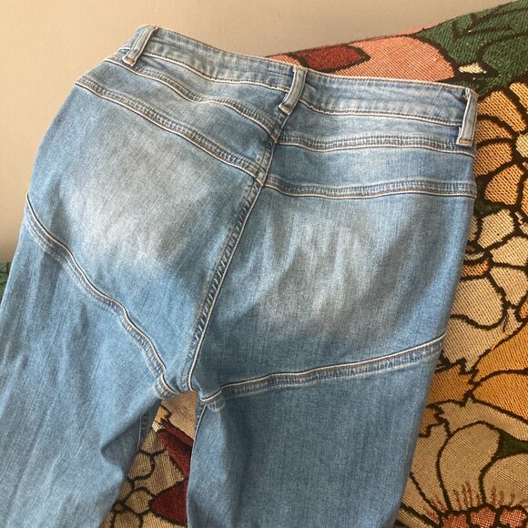 ASOS Petite High Rise Lift and Contour Flare Jeans - Size 28 - Picture 5 of 5